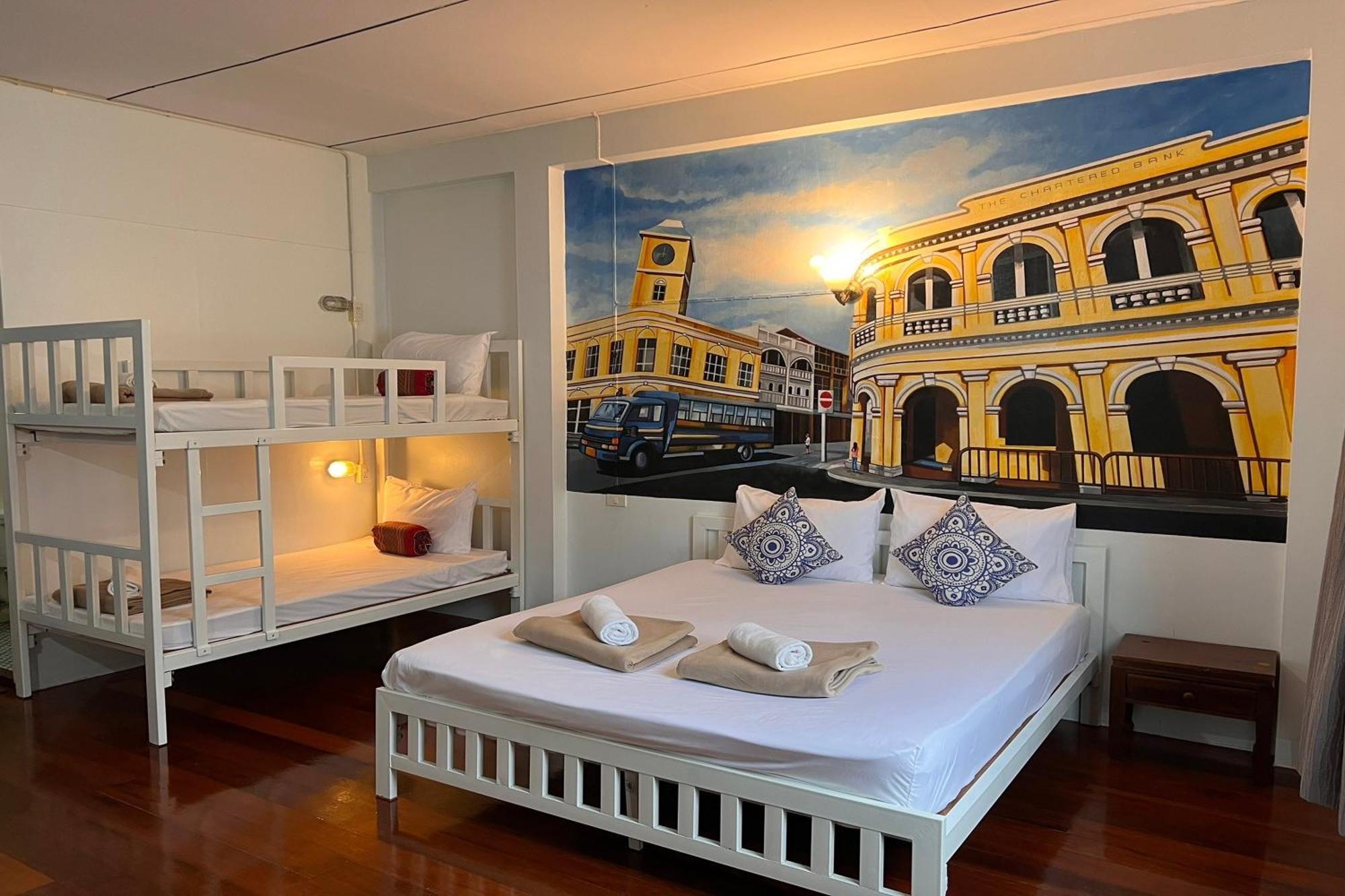Phuket Old Town Hostel Exterior photo